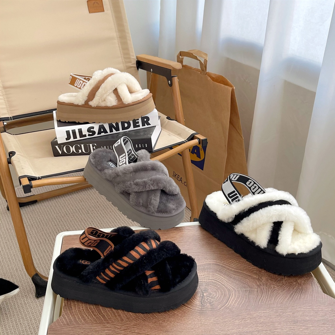 Wool slippers (High quality and have a shoe box)