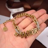 The bee pearl bracelet