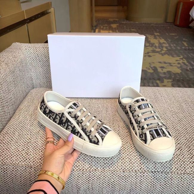 Fashion ladies shoes