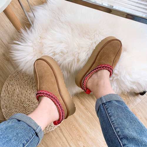 Women Winter Leather and Fur Integrated Boots