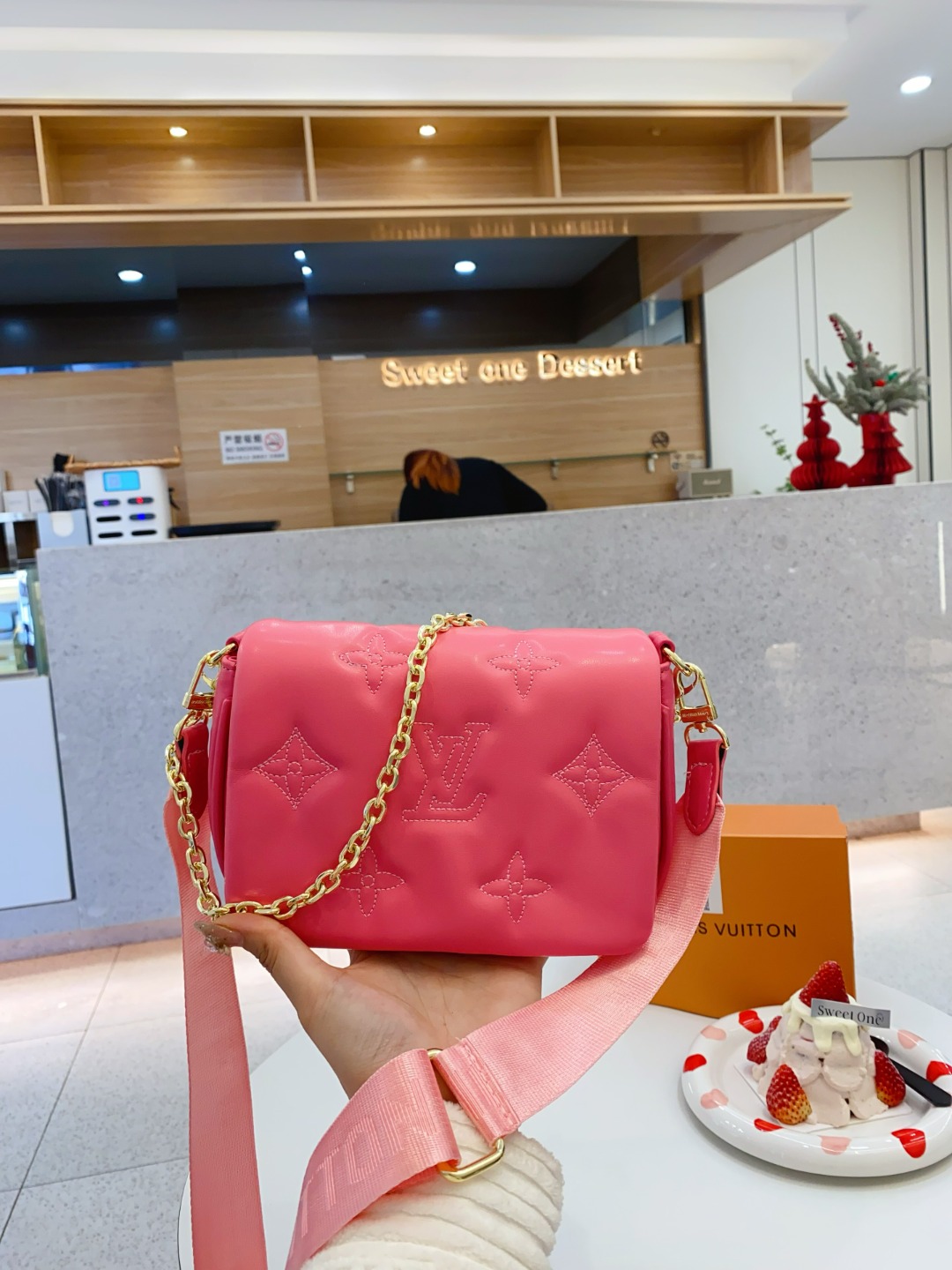 New lady fashion single shoulder bag(WITH BOX)