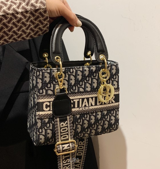 Ladies' fashion handbag single shoulder bag