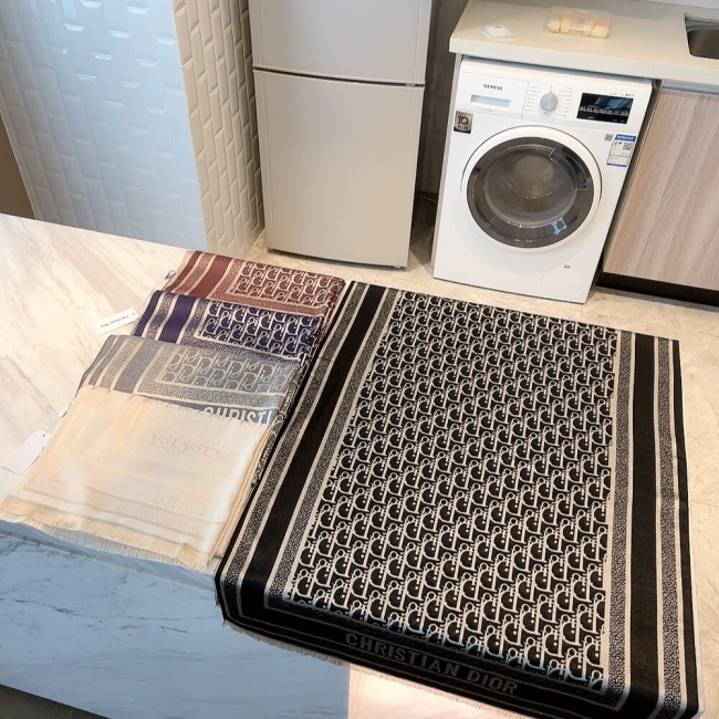 New autumn mid thick scarf, lightweight and soft