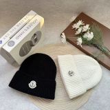 Street Fashion  labeling woolen hat autumn and winter  wild knitted cold hat men and women