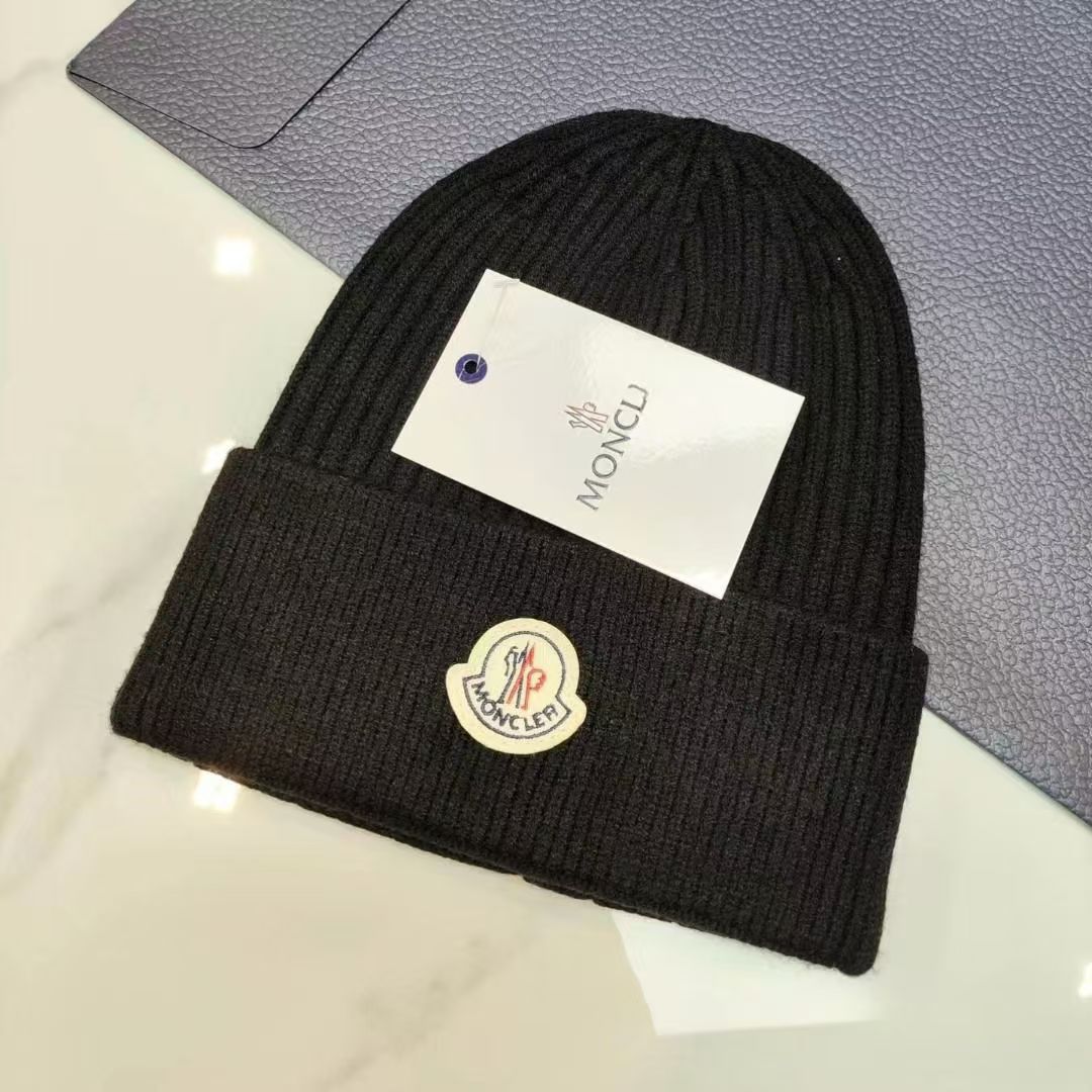 Street Fashion labeling woolen hat autumn and winter wild knitted cold hat men and women