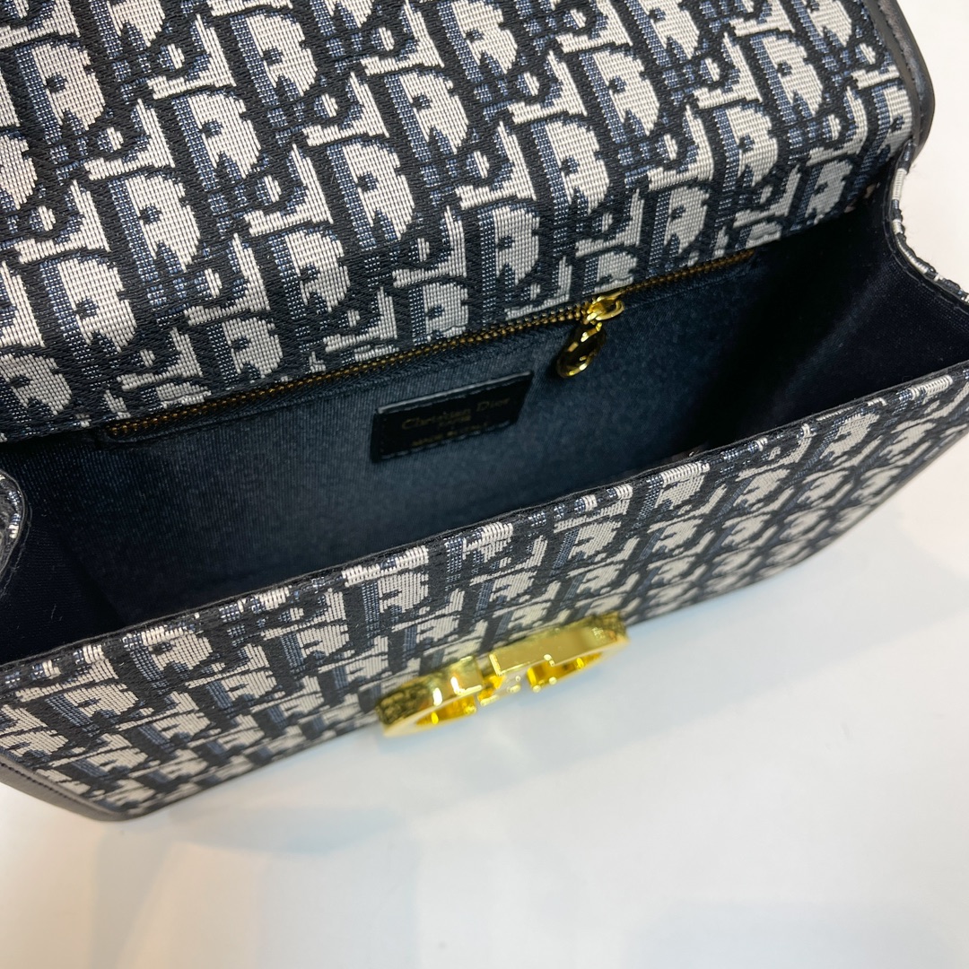 Latest gift box set, fashionable shoulder bag card bag combination, full set of plastic packaging (with box)
