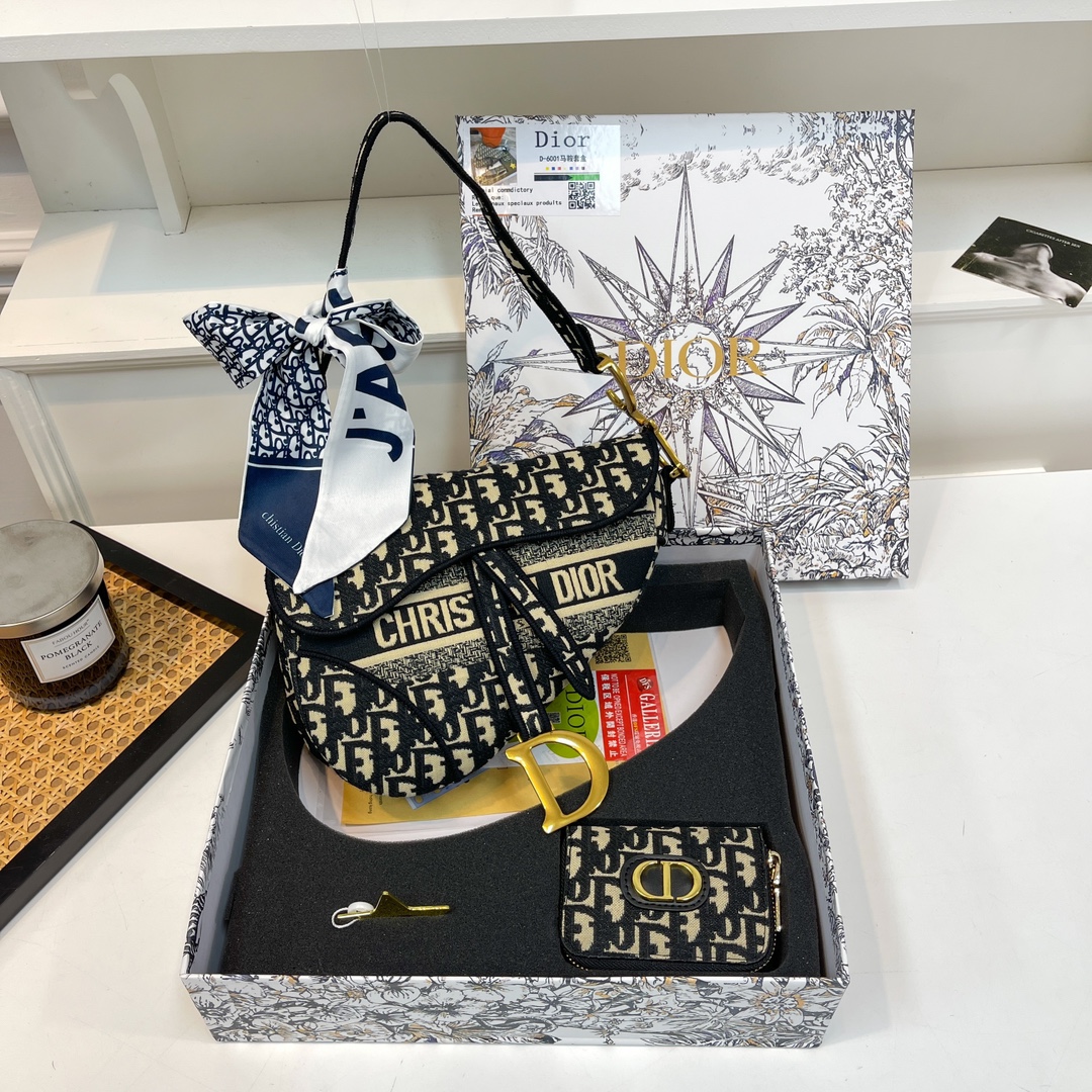 Latest gift box set, fashionable shoulder bag card bag combination, full set of plastic packaging (with box)