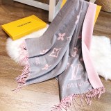 High end rabbit fur scarf shawl with classic four leaf clover pattern, luxurious and elegant, super good hand feel. Wearing it tightly and keeping warm, the scarf woven with it is elegant and luxurious