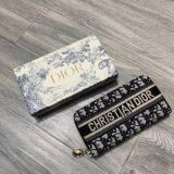 Classic Printed wallet   Elegant Luxury