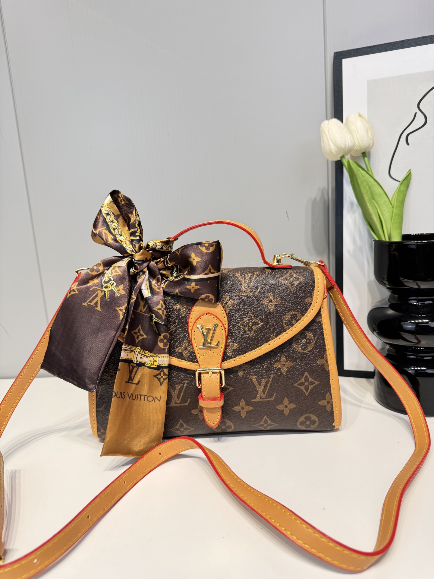 New Women's Bag Fashionable Trendy and Luxurious