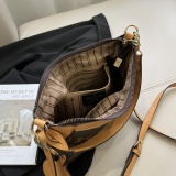 New Women's Bag Fashionable Trendy and Luxurious