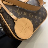 New Women's Bag Fashionable Trendy and Luxurious