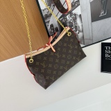New Women's Bag Fashionable Trendy and Luxurious