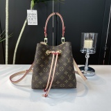 New Women's Bag Fashionable Trendy and Luxurious