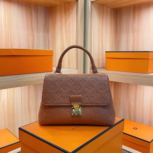 New Women's Bag Fashionable Trendy and Luxurious