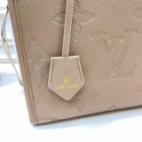 New Women's Bag Fashionable Trendy and Luxurious