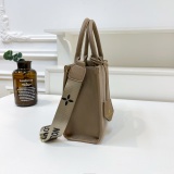 New Women's Bag Fashionable Trendy and Luxurious