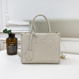 New Women's Bag Fashionable Trendy and Luxurious