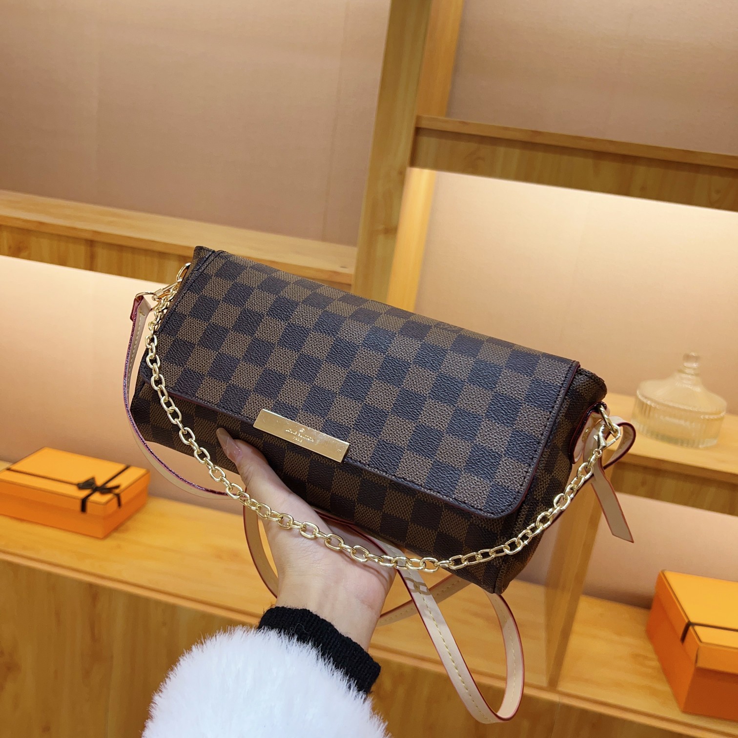 Brand Designer Style Chain Bag Purses Handbags Shoulder Bags Clutch Bags Toiletry Pouch Brown White