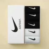 5pcs Men's and women's sports letter socks made of pure cotton, comfortable, breathable and casual