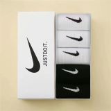 5pcs Men's and women's sports letter socks made of pure cotton, comfortable, breathable and casual