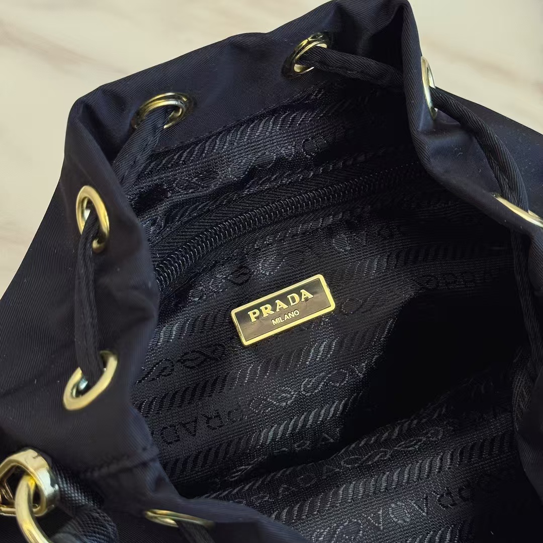 New Women's Bag Fashionable backbag