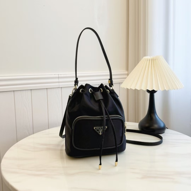 New Women's Bag Fashionable backbag