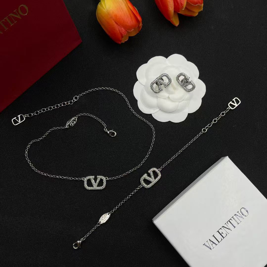 Hot style V edition show necklace joker necklace