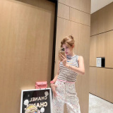 New color embroidered striped knitted short sleeved top with contrasting stripes