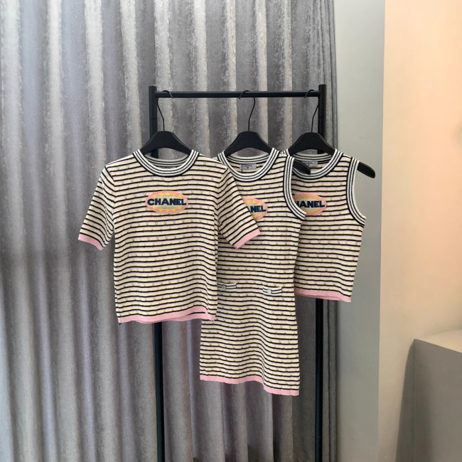 New color embroidered striped knitted short sleeved top with contrasting stripes