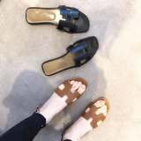 Lady sandals many colors and comfortable