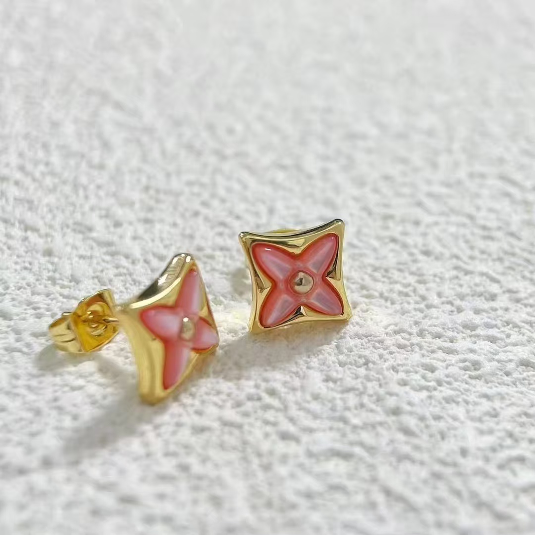 New classic pink shell earrings