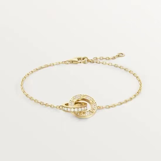 New Starry Sky Bracelet Crafted with Precision and Full Diamond