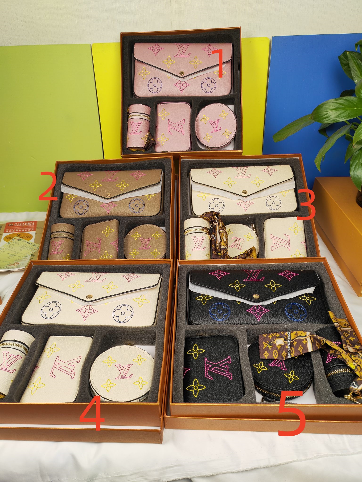 Latest gift box set, fashionable shoulder bag card bag combination, full set of plastic packaging (with box)