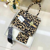 New gift boxes for women's bags, scarves, and card bags