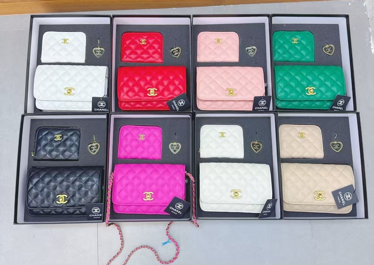 New gift boxes for women's bags, scarves, and card bags
