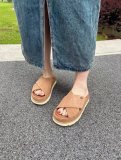 New fashionable women's slippers