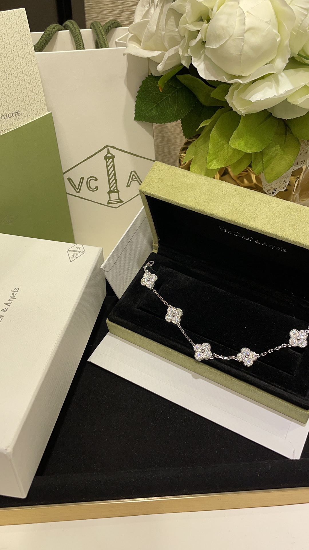 Snow White Clover Diamond Bracelet(HIGH)