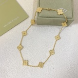 New trendy clover necklace