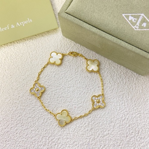 Snow White Clover Diamond Bracelet