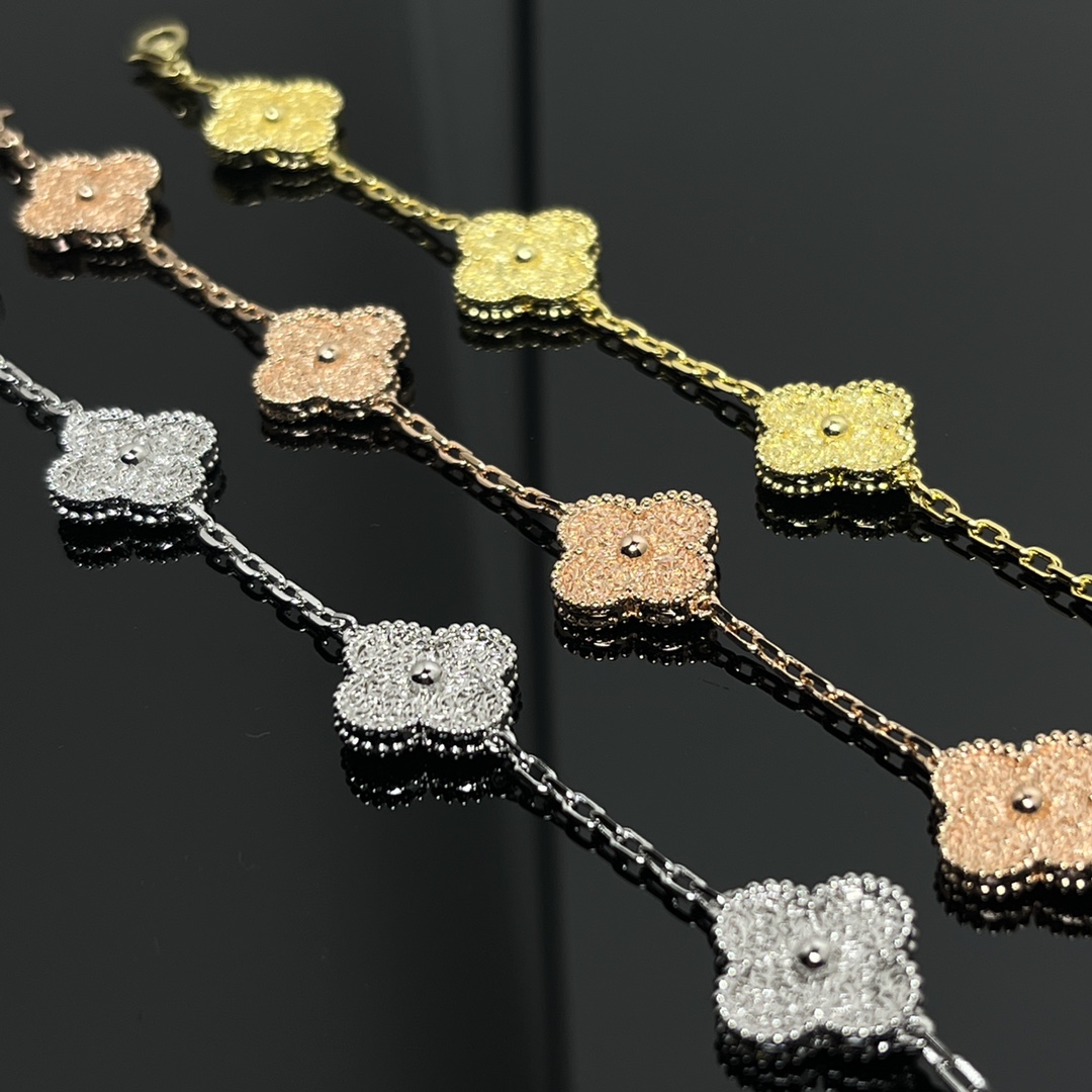 Snow White Clover Diamond Bracelet