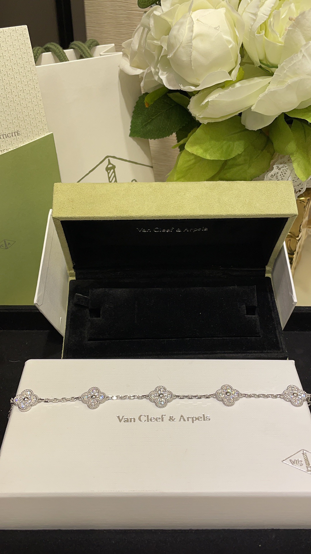 Snow White Clover Diamond Bracelet(HIGH)