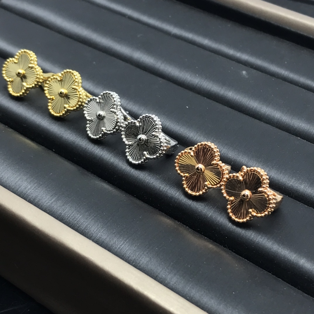 New Four Leaf Clover Ear Nails(NO BOX)