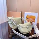 Fashionable shoulder bag for ladies