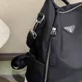 New Women's Bag Fashionable backbag