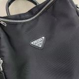 New Women's Bag Fashionable backbag