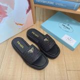 New fashionable women's slippers