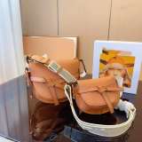 Fashionable shoulder bag for ladies