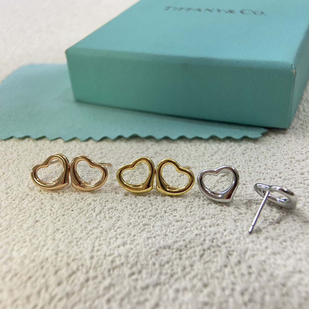 New hollow smooth heart-shaped earrings