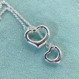 Fashionable heart-shaped necklace